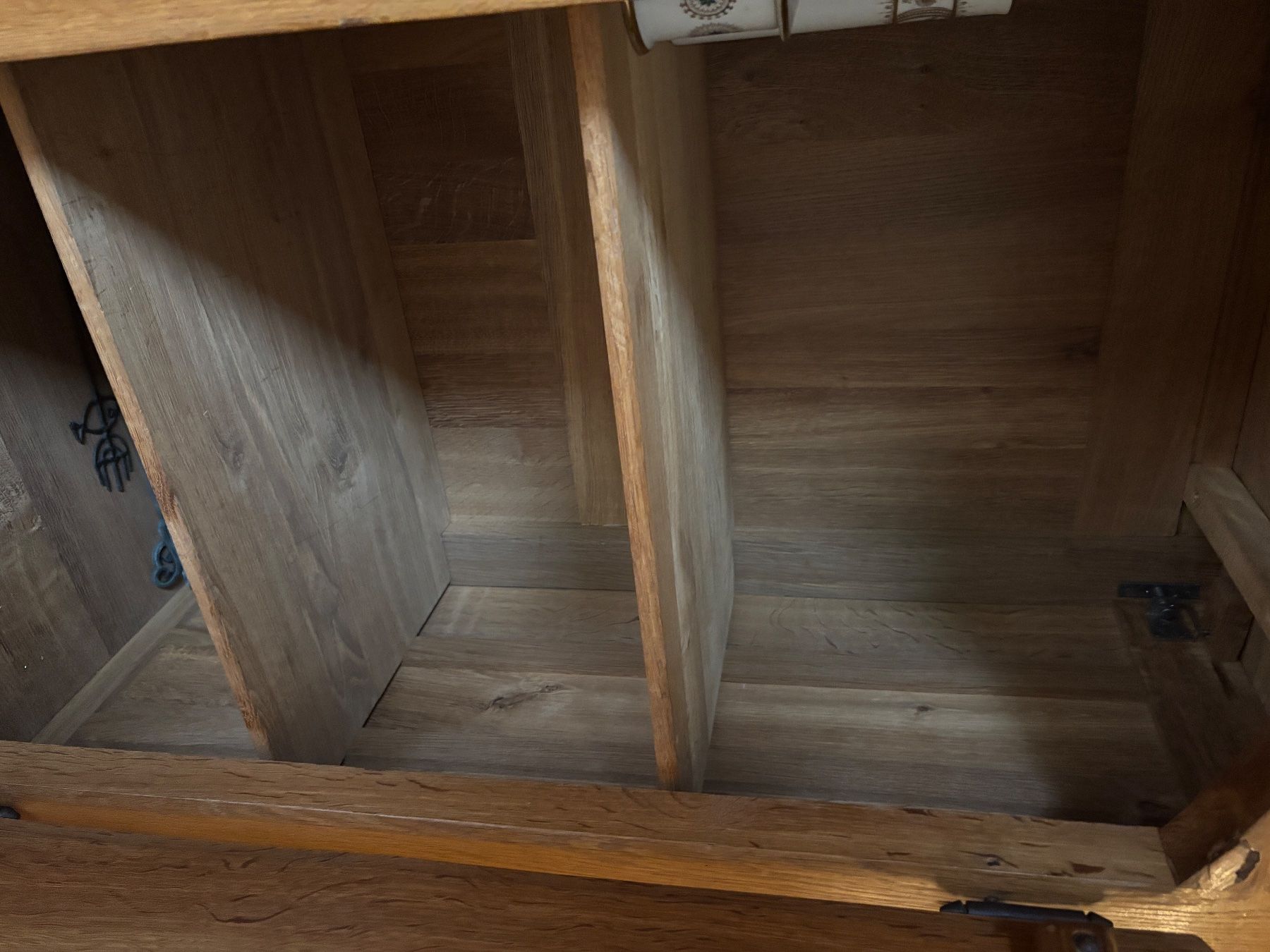 Armadi: Brutalist Belgian Cabinet in Massive Oak – Usato da St. Niklausen LU venduto da fab_62yk 3