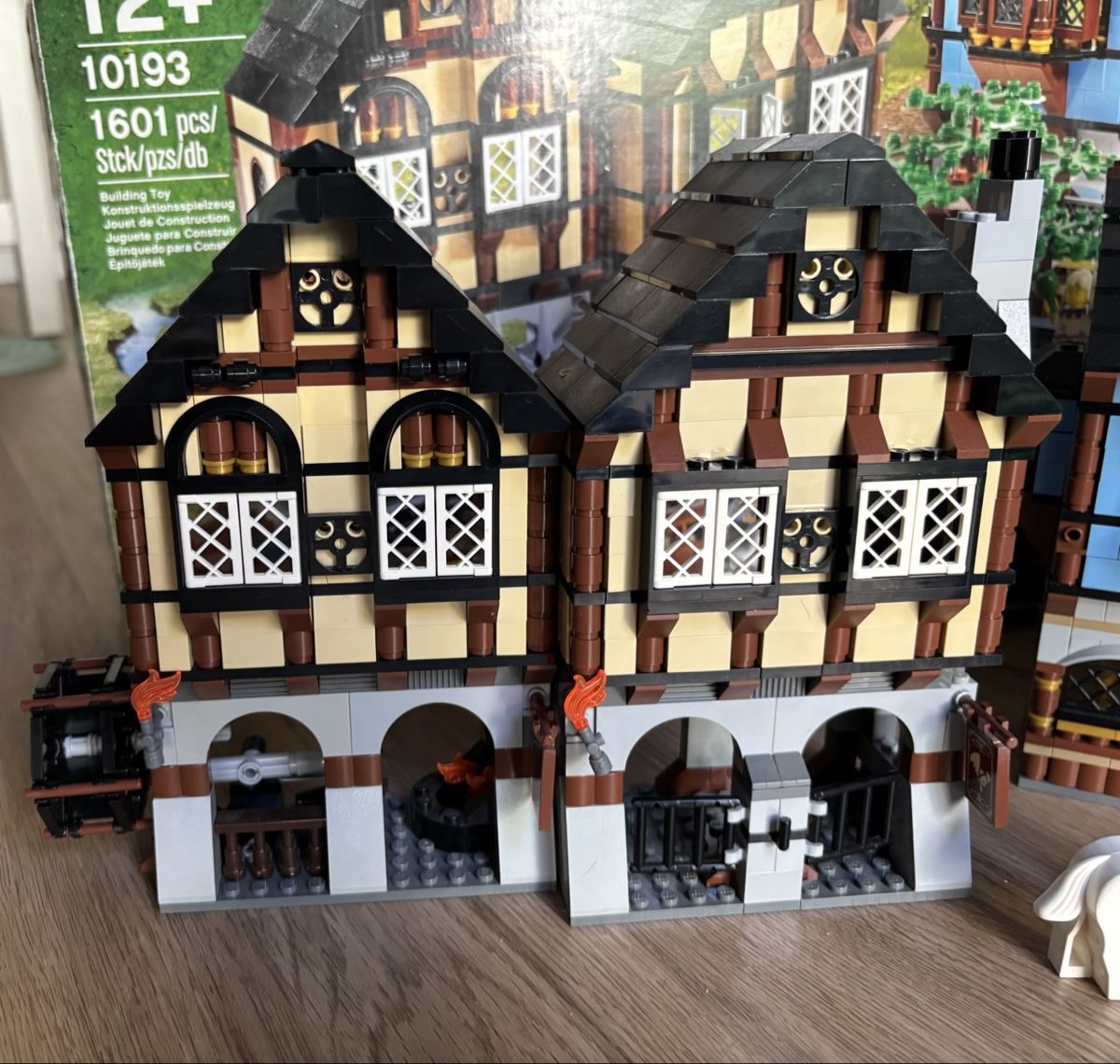 Lego Baukästen: LEGO Castle 10193  – Gebraucht aus Zürich von fra_f66n 1