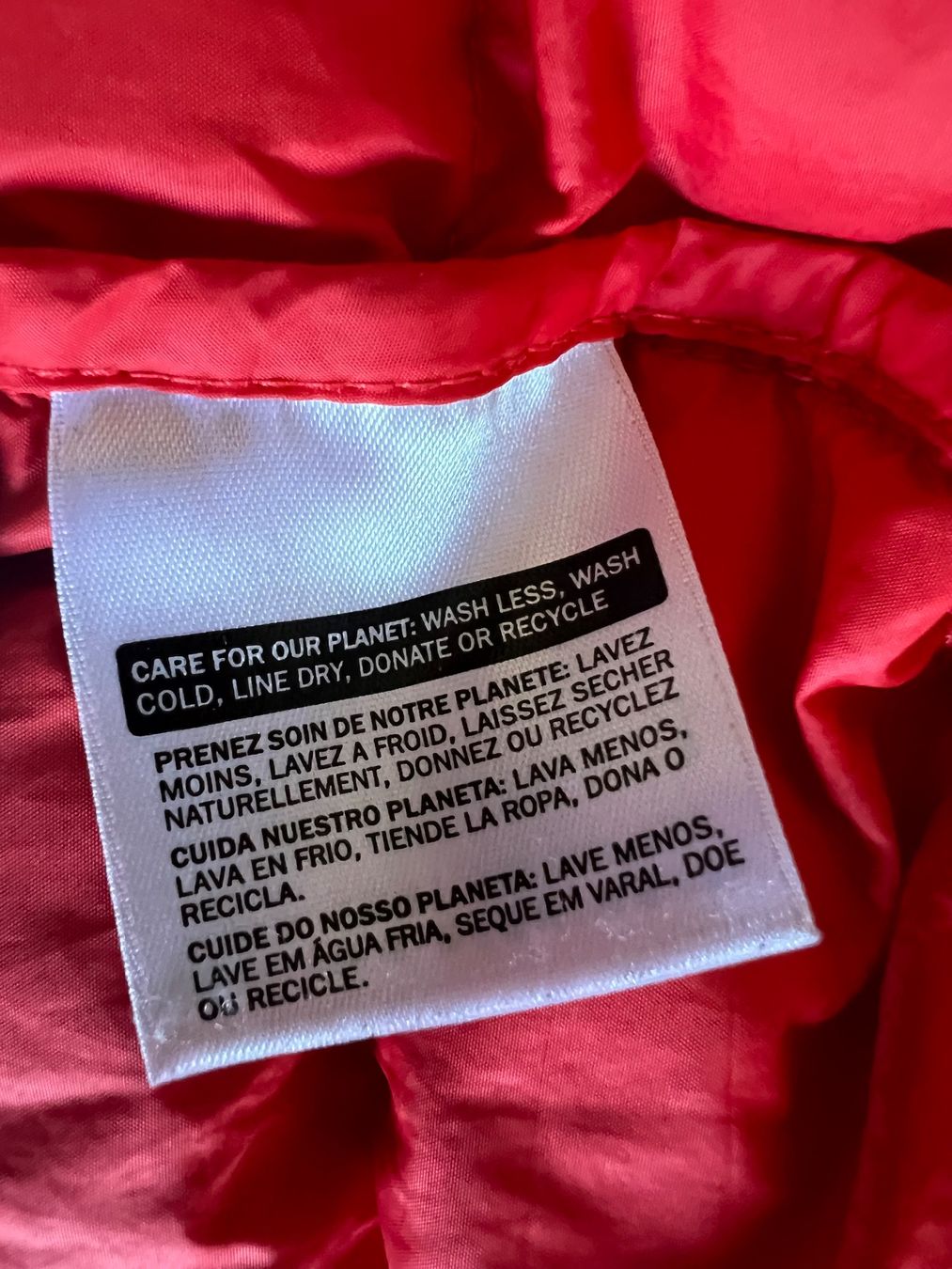 Levi's Giacche: Doudoune Levi's rouge, taille M, comme neuve – Usato da Chézard-St-Martin venduto da Cheyenne_75 5