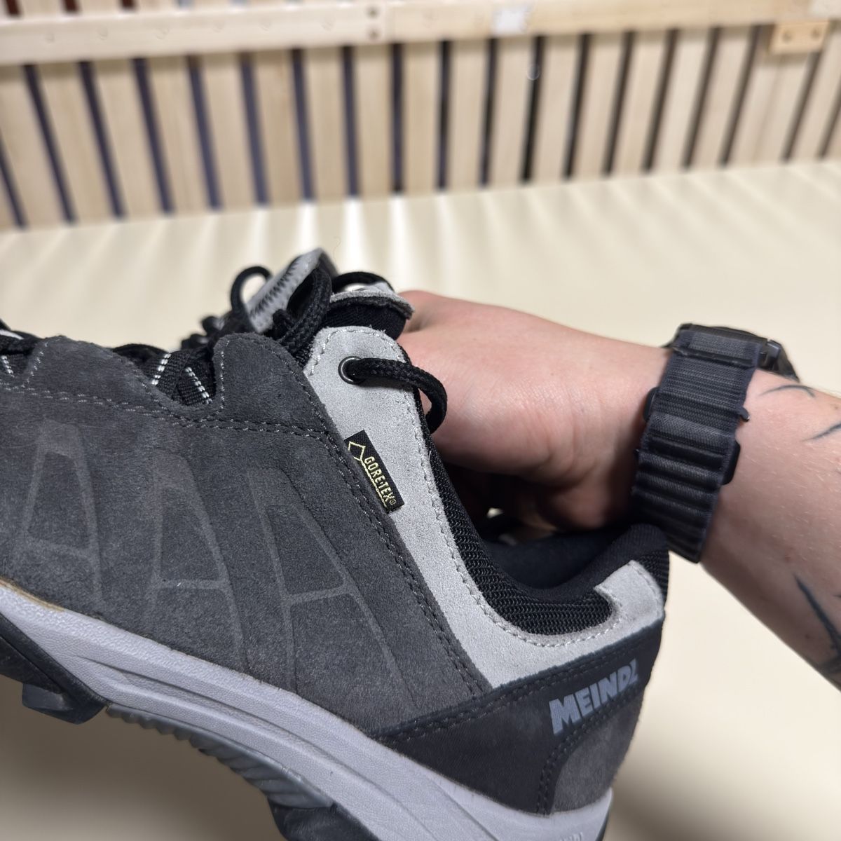 Meindl Scarpe da uomo: Meindl Florida GTX Trekkingschuhe Gr. 8.5 Grau Gore-Tex – Usato da Bern venduto da MaxiSeller 7