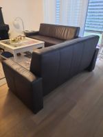 zwei Sofas, 2 und 3 Plätze, braun, aus Leder