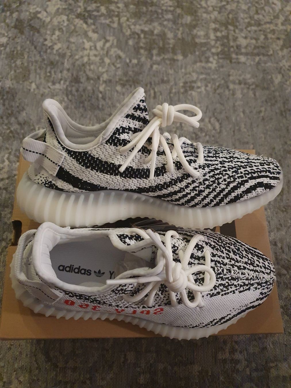 Adidas Scarpe da donna: Yeezy Boost 350 V2 "Zebra" EU38/US5.5 – Usato da Steffisburg venduto da MyTick 1
