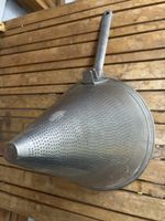 grosses Metallsieb, Trichter, Durchmesser 24 cm, Höhe 26 cm