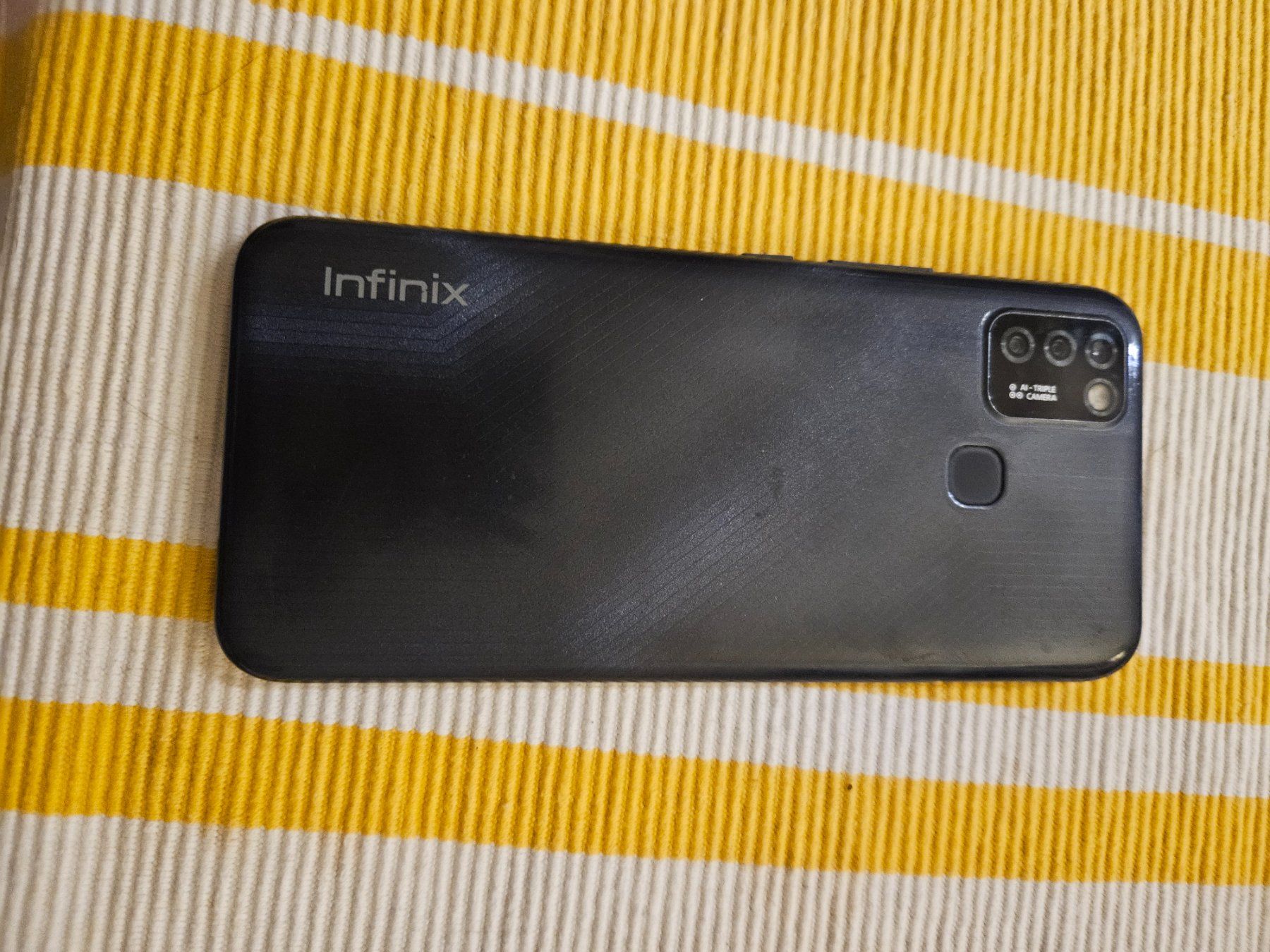 Telefoni cellulari / Smartphones: Infinix SMART 6 Duos black 64gb – Usato da St. Gallen venduto da Juhasli 2