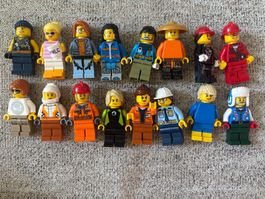 Grosses Set Lego Figuren (21 Figuren komplett + Zubehör)