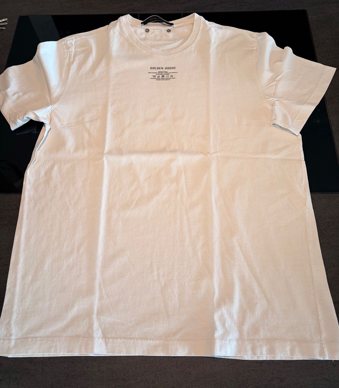 Golden Goose T-shirt: T-Shirt GG – Nuovo (secondo la descrizione) da Nürensdorf venduto da metropolitans