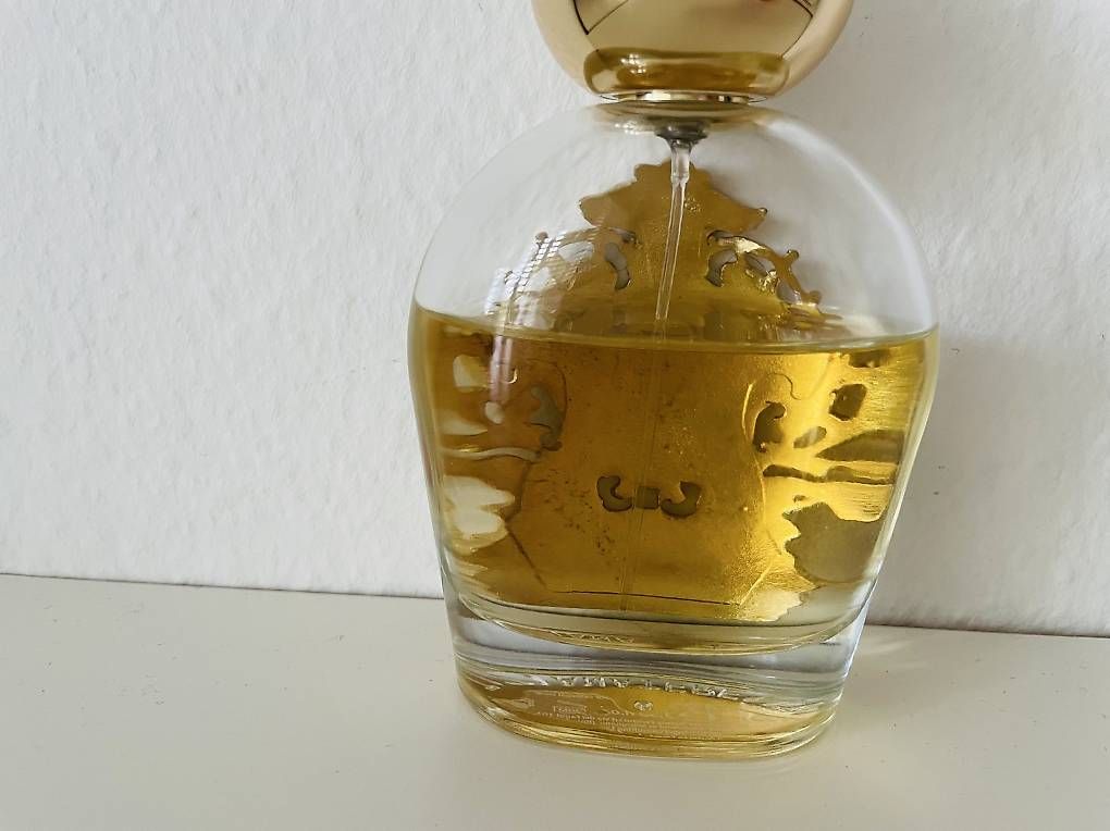 Profumi & Eau de Toilette: Parfüm gebraucht – Usato da Zürich venduto da bab_rr77 2