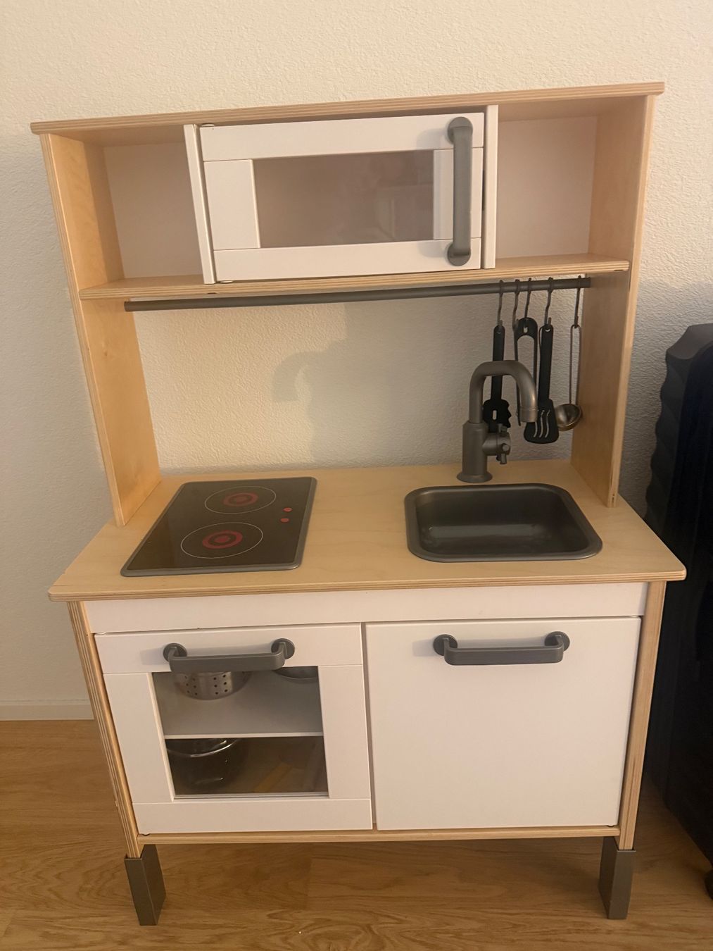 Ikea Giocattoli: Ikea children kitchen – Usato da Zürich venduto da cam_n8nh 1