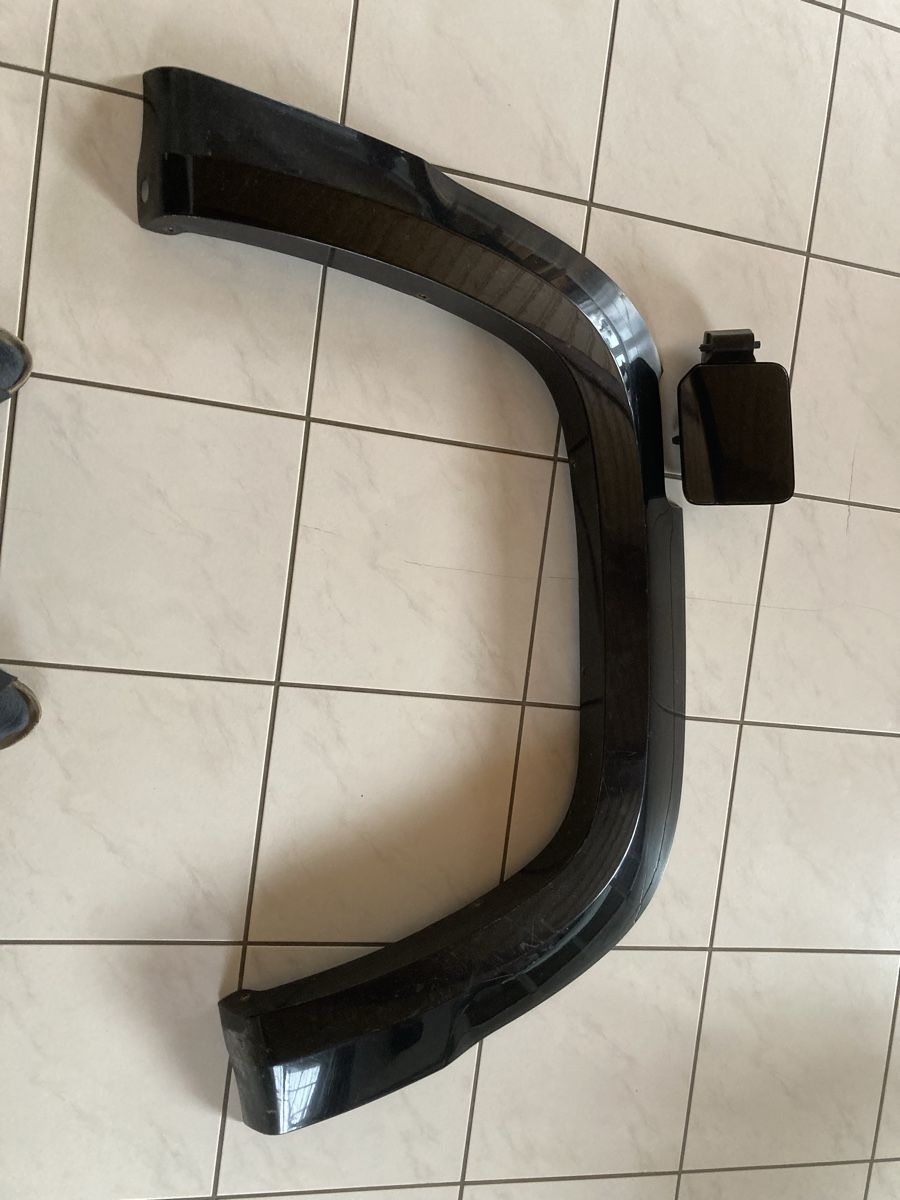 Tutti pezzi di ricambio auto: VW Amarok original Radlaufabdeckung – Usato da Vorderthal venduto da Komisar