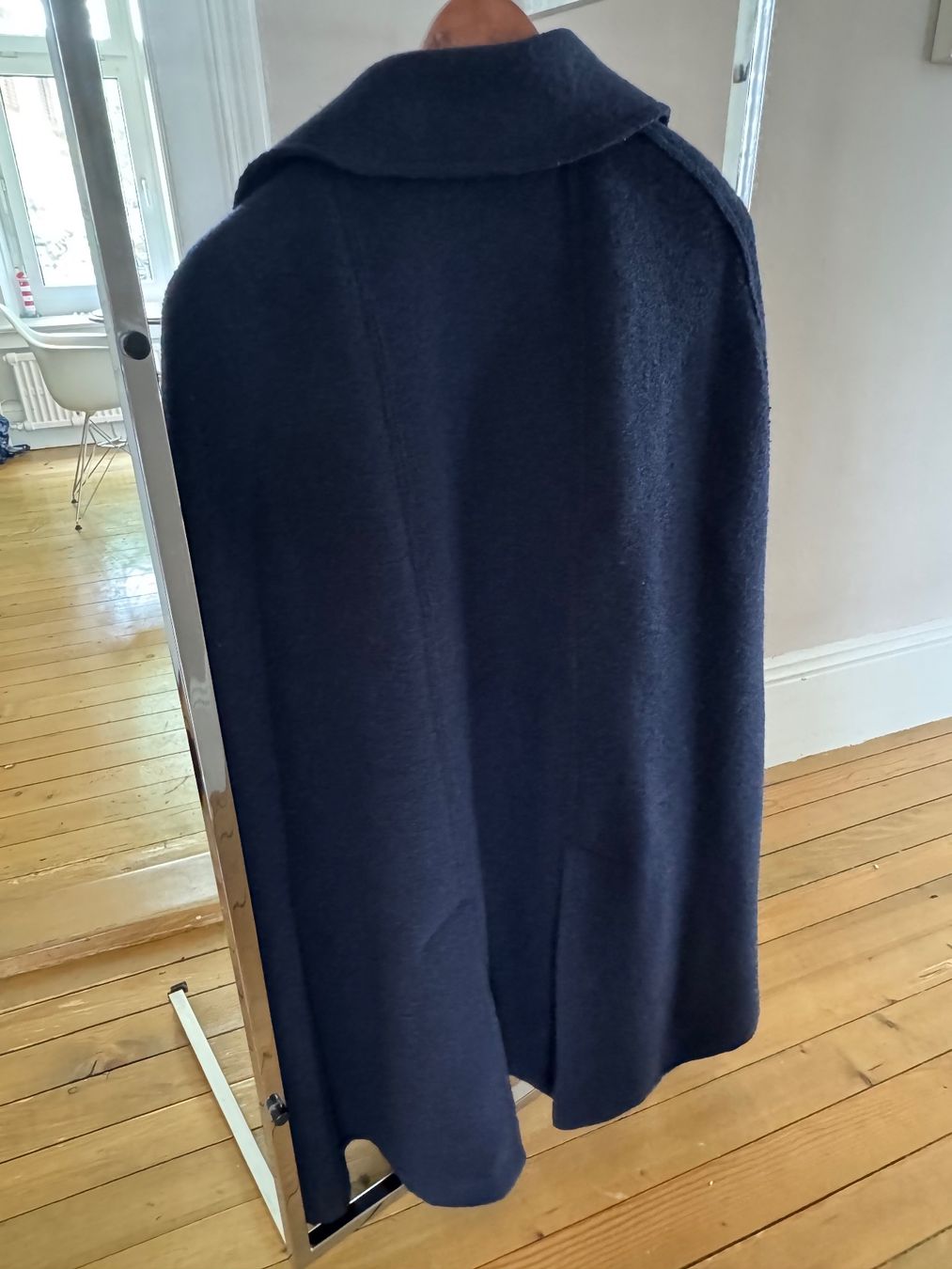 Totême Cappotti: Toteme Cape aus Woll-Bouclé – Usato da Meilen venduto da Antete 6