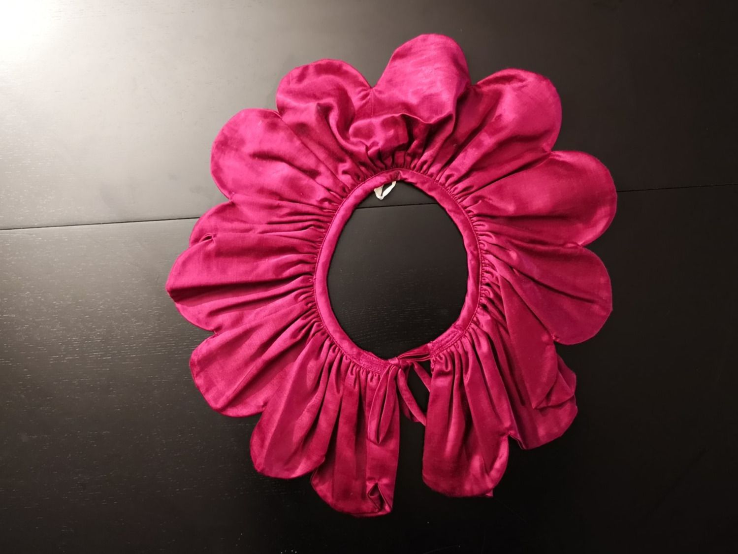 Costumi: Fasnachtskostum Rosa Cape mit Rüsche – Usato da Liestal venduto da Gitterli01 1