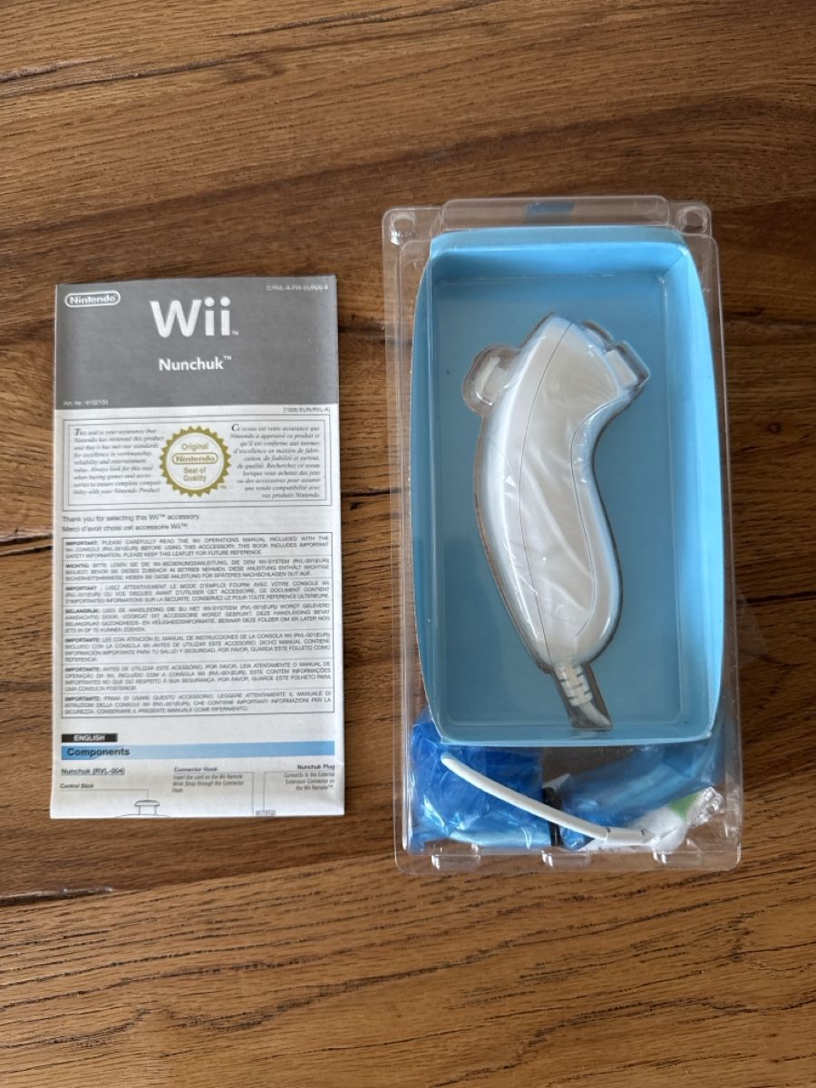 Nintendo Controller: Wii Nunchuk Controller Weiss OVP – Neu (gemäss Beschreibung) aus Lenzburg von eyworld 2
