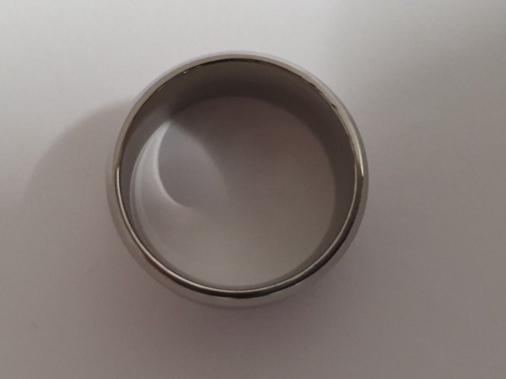 Anelli: Herren Ring chrom / silbrig matt Gr. US 8- – Nuovo (secondo la descrizione) da Kreuzlingen venduto da RahMal 2