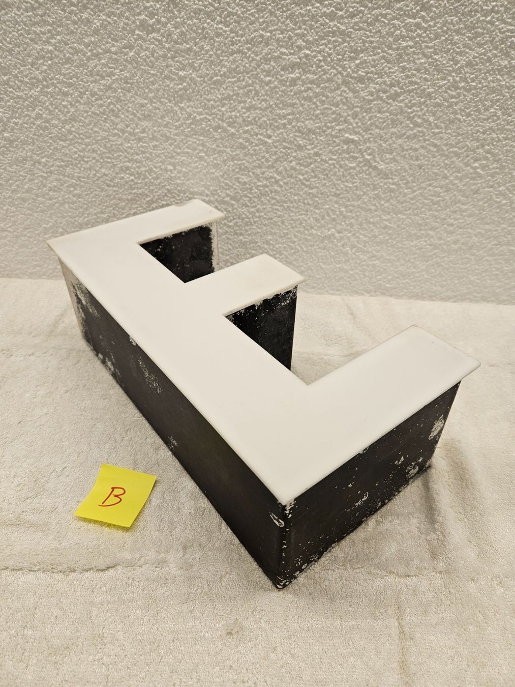 Toutes les décorations: leuchtbuchstabe "E" deko vintage – D'occasion à effretikon par scharki01 6
