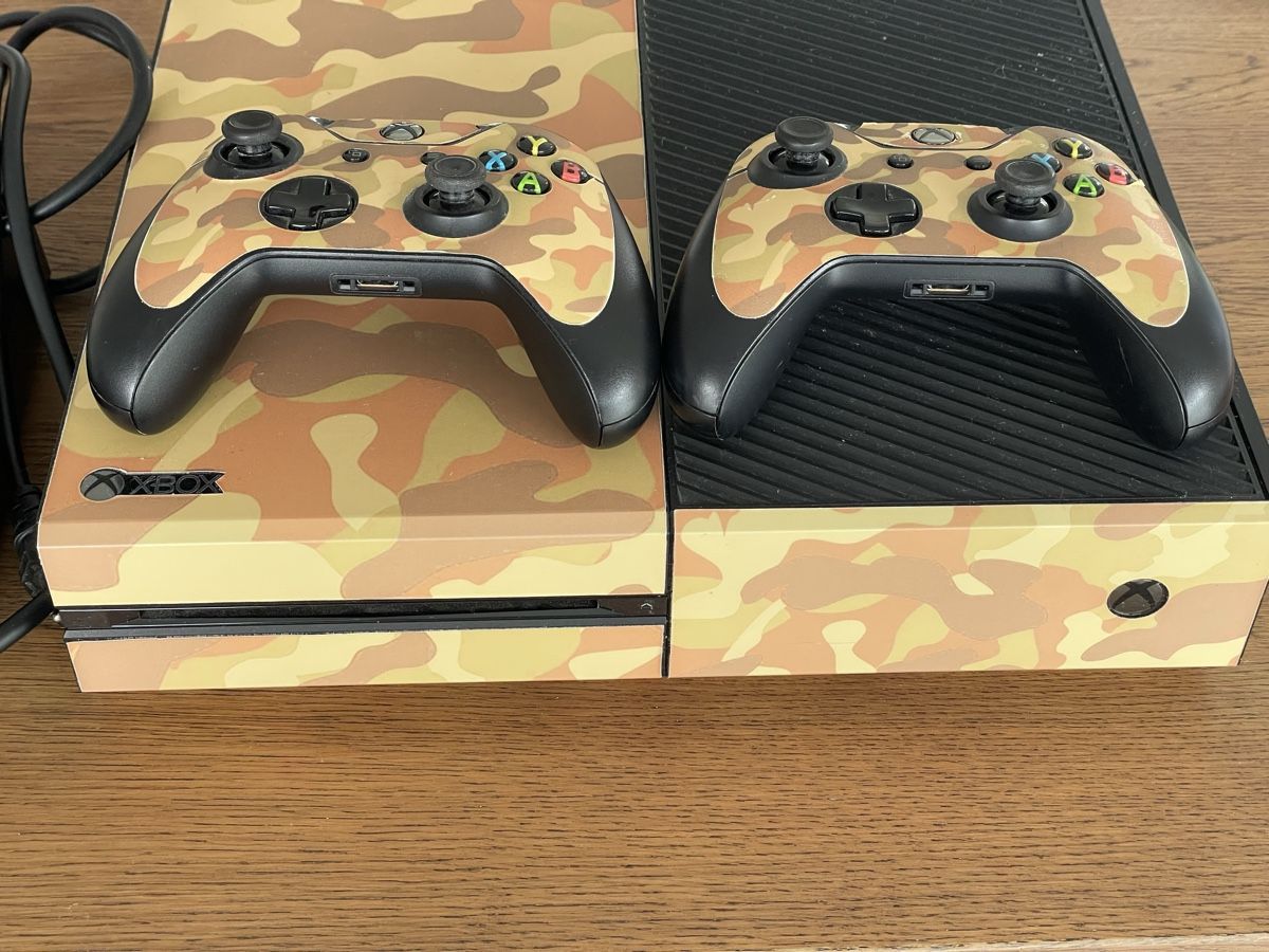 Microsoft Console: Xbox one 1540 – Usato da Couvet venduto da xinchang.liu 1