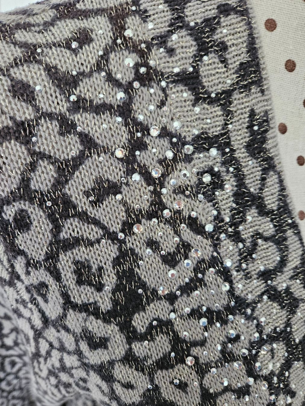 Giacche: Jacke Strickjacke Grösse 38 M Leopard Grau mit Strass – Usato da Gossau ZH venduto da fashiontwo 5