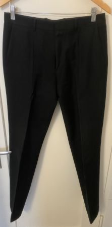 Schwarze Hugo Boss Anzughose Gr. 94, Chemische Reinigung