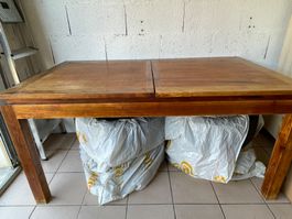 Table salle à manger en bois