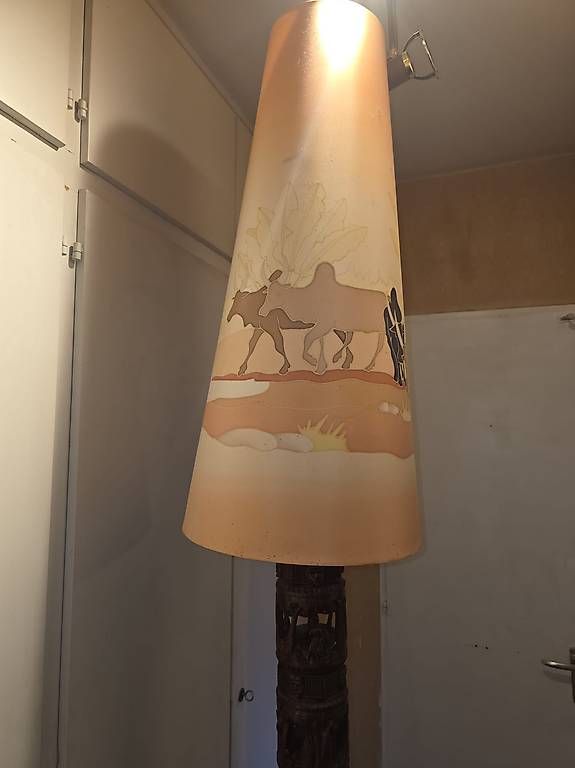 Lampade: Lampe sculptée à la main – Usato da Thônex venduto da emi_lm52