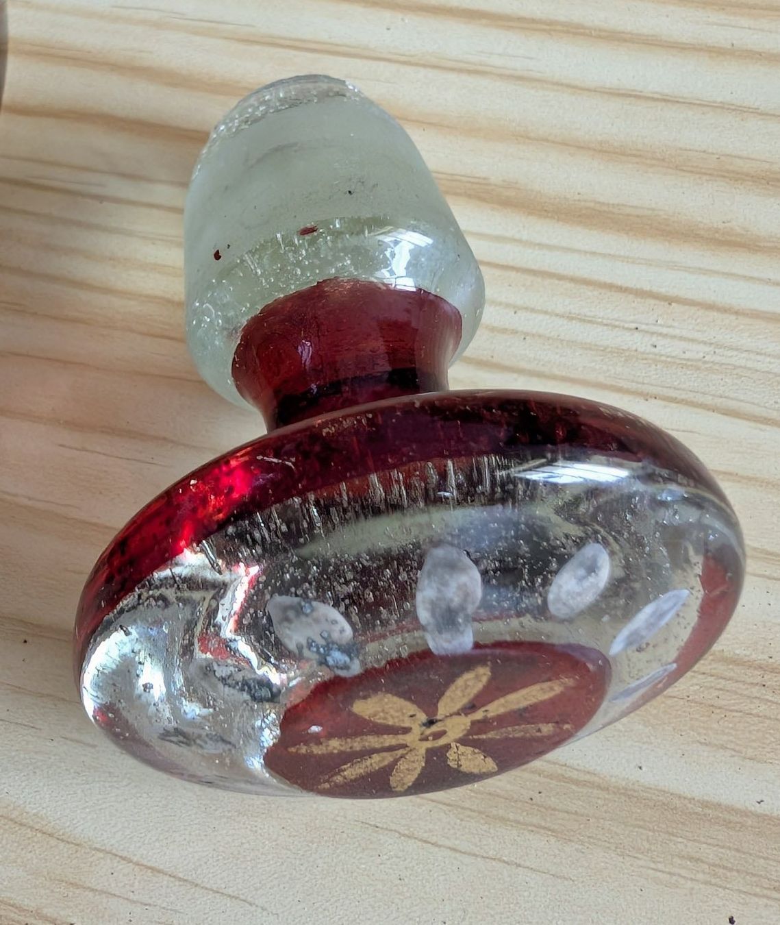 Karaffen: Vintage Karaffe, Rubinrot mit Golddekor – Gebraucht aus Aeugst am Albis von Andyw 1