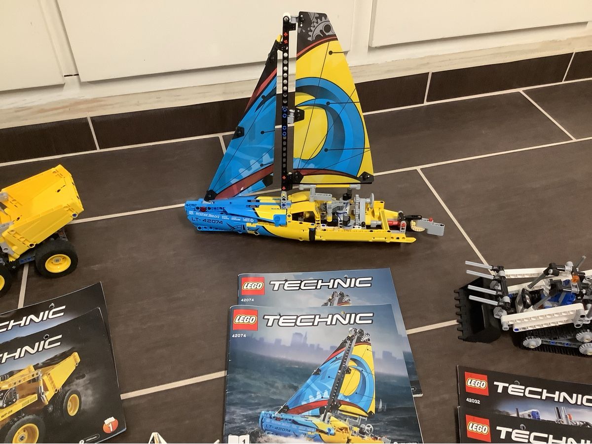 Lego Kit di costruzioni: Grosses Lego Technic Set Flugzeug, Schiff, Bagger und Kipper – Usato da Brugg AG venduto da Sweety_pie 2