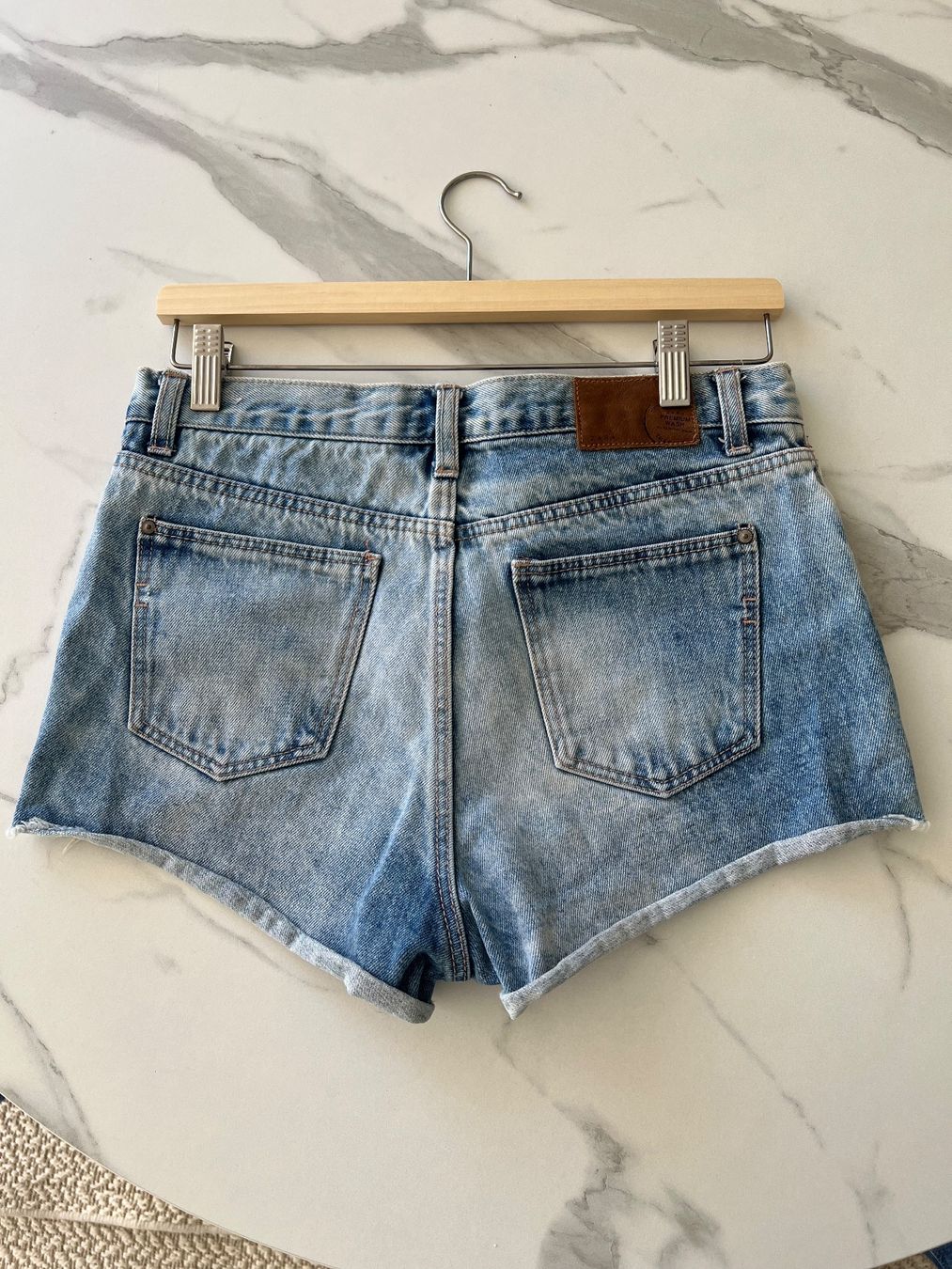Zara Jeans: Zara Denim Shorts – Usato da Ebmatingen venduto da Charliz 1