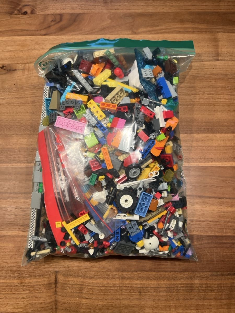 Lego Jeux de construction: Lego Bag of Assorted Bricks – D'occasion à Zürich par JuneBaby12 1