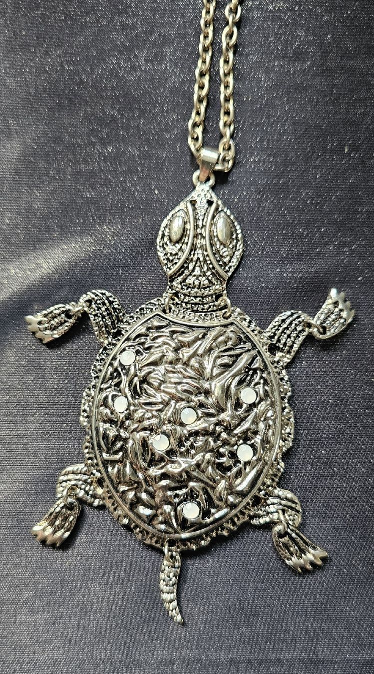 Catenine: Schöne Schildkröten Halskette mit Schmucksteinen – Usato da Wangen b. Olten venduto da ErikaK06 2