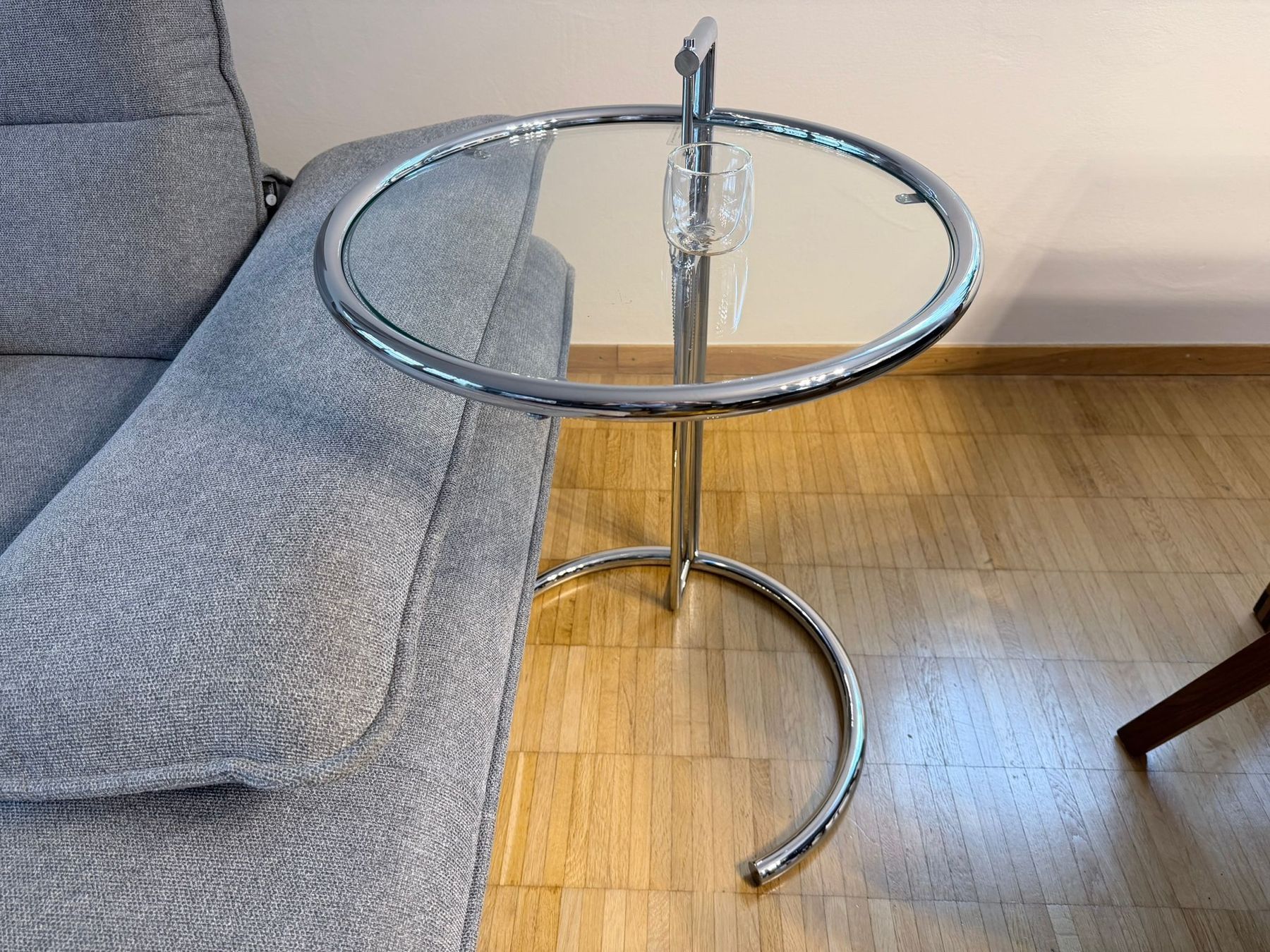 Classicon Tische: ClassiCon Adjustable Table E.1027 von Eileen Gray – Gebraucht aus Meilen von COSTA_ABC 2