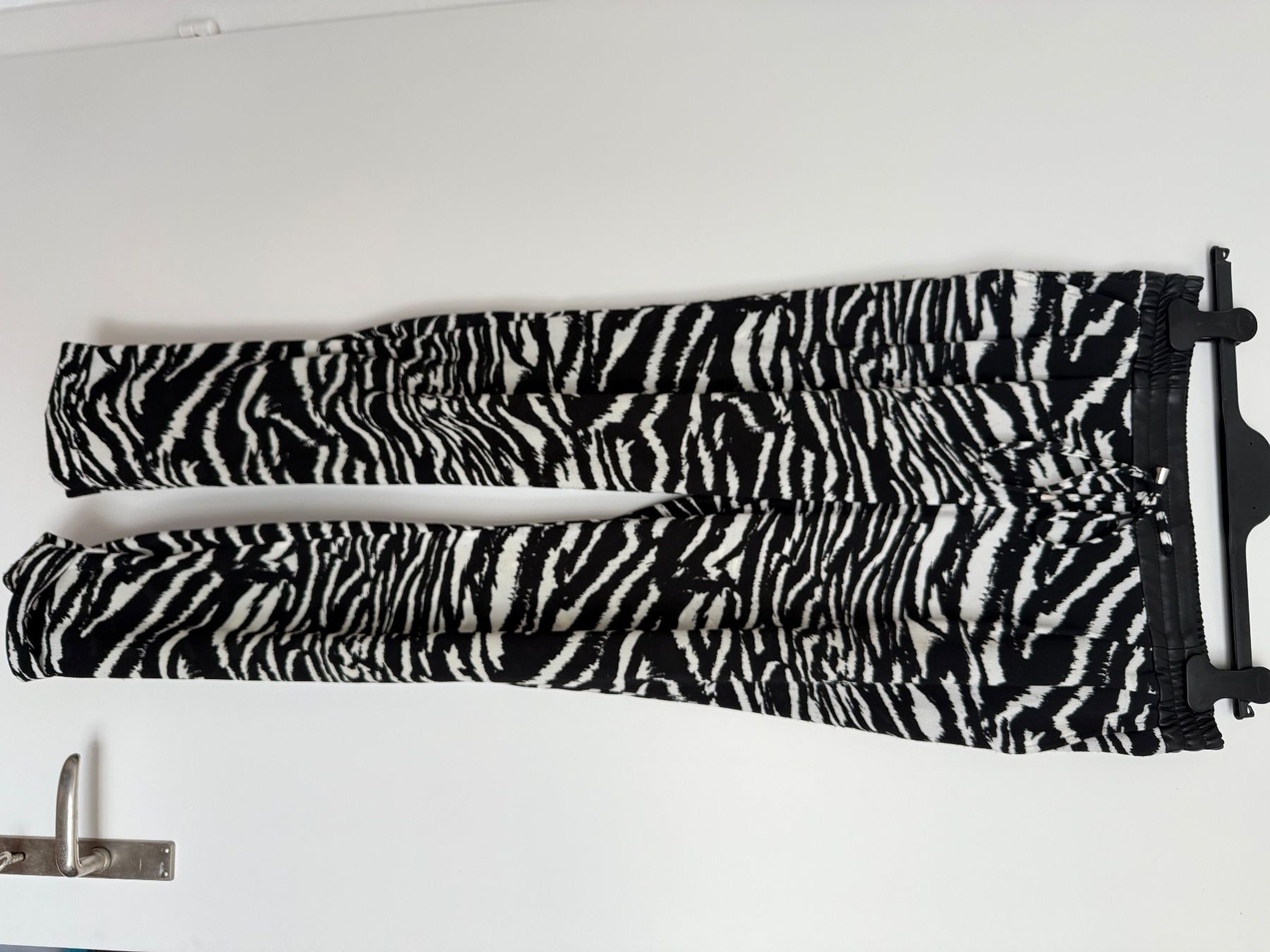 Pantaloni: Rich &rayal hose – Usato da visp venduto da Kmemo1