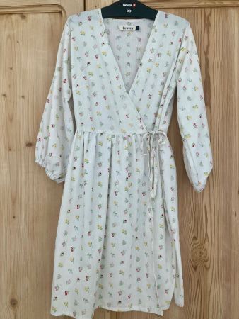 Wickelkleid aus Baumwolle mit Blumenmuster, Gr. S