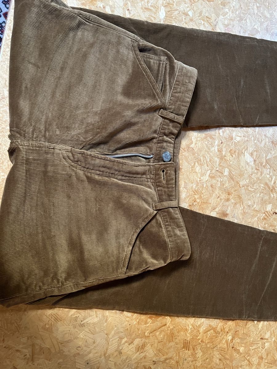 Massimo Dutti Pantaloni: Massimo Dutti Straight fit needlecord trousers – Usato da Boppelsen venduto da iris_b_u 2