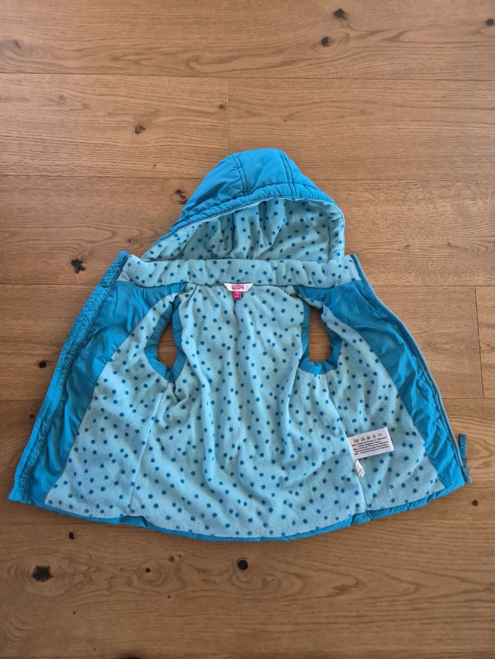 Altro abbigliamento per bambino: Kinderweste Grösse 104 – Usato da Windisch venduto da Jewi1 1