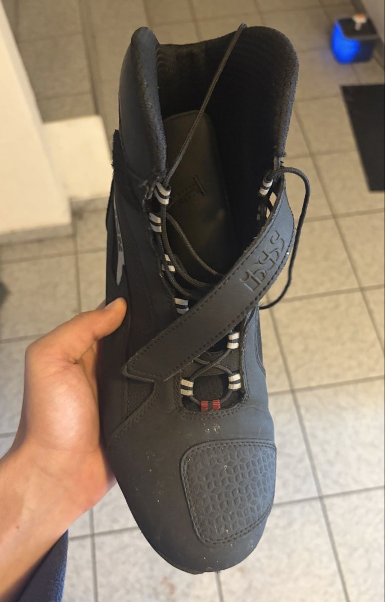 Scarpe da uomo: IXS Motorradschuhe Grösse 43 – Usato da Sursee venduto da cheffe05 2