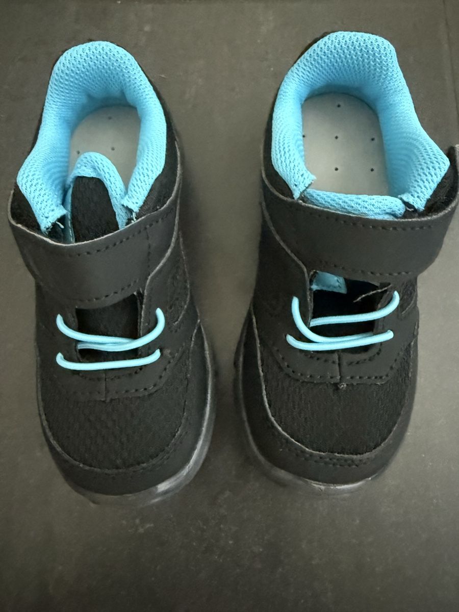Scarpe per ragazzi: Decathlon Wanderschuhe Gr 25 -neu – Nuovo (secondo la descrizione) da Zürich venduto da audrey_dri