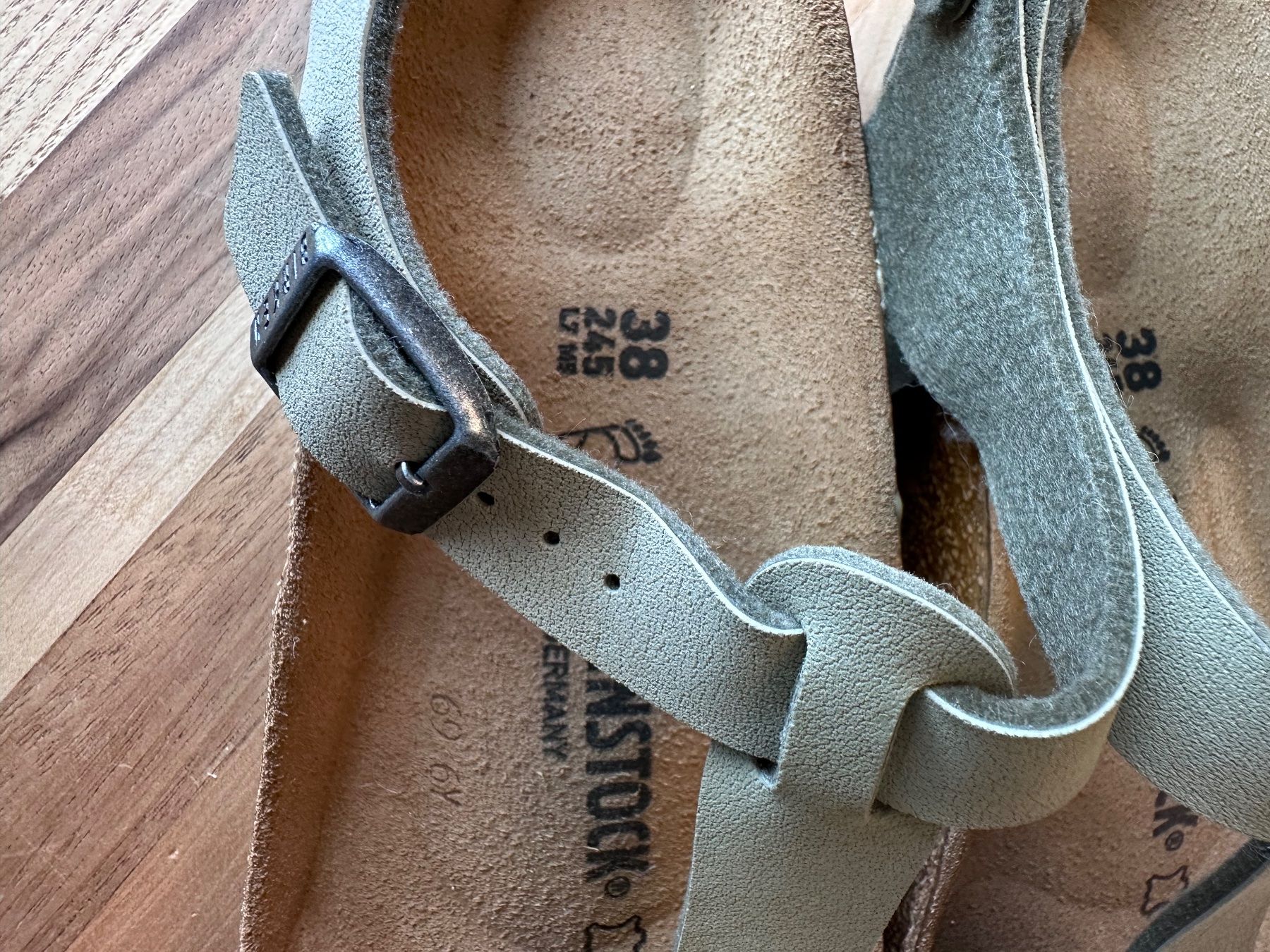 Birkenstock Scarpe da donna: Birkenstock Schuhe Grösse 38 – Nuovo (secondo la descrizione) da Wolfhalden venduto da Bluebelle01 1