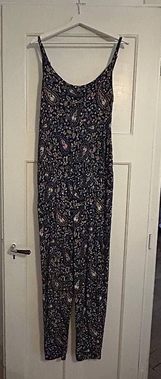 Jumpsuits: Esprit Jumpsuit Grösse M – Gebraucht aus Bern von Nina_F