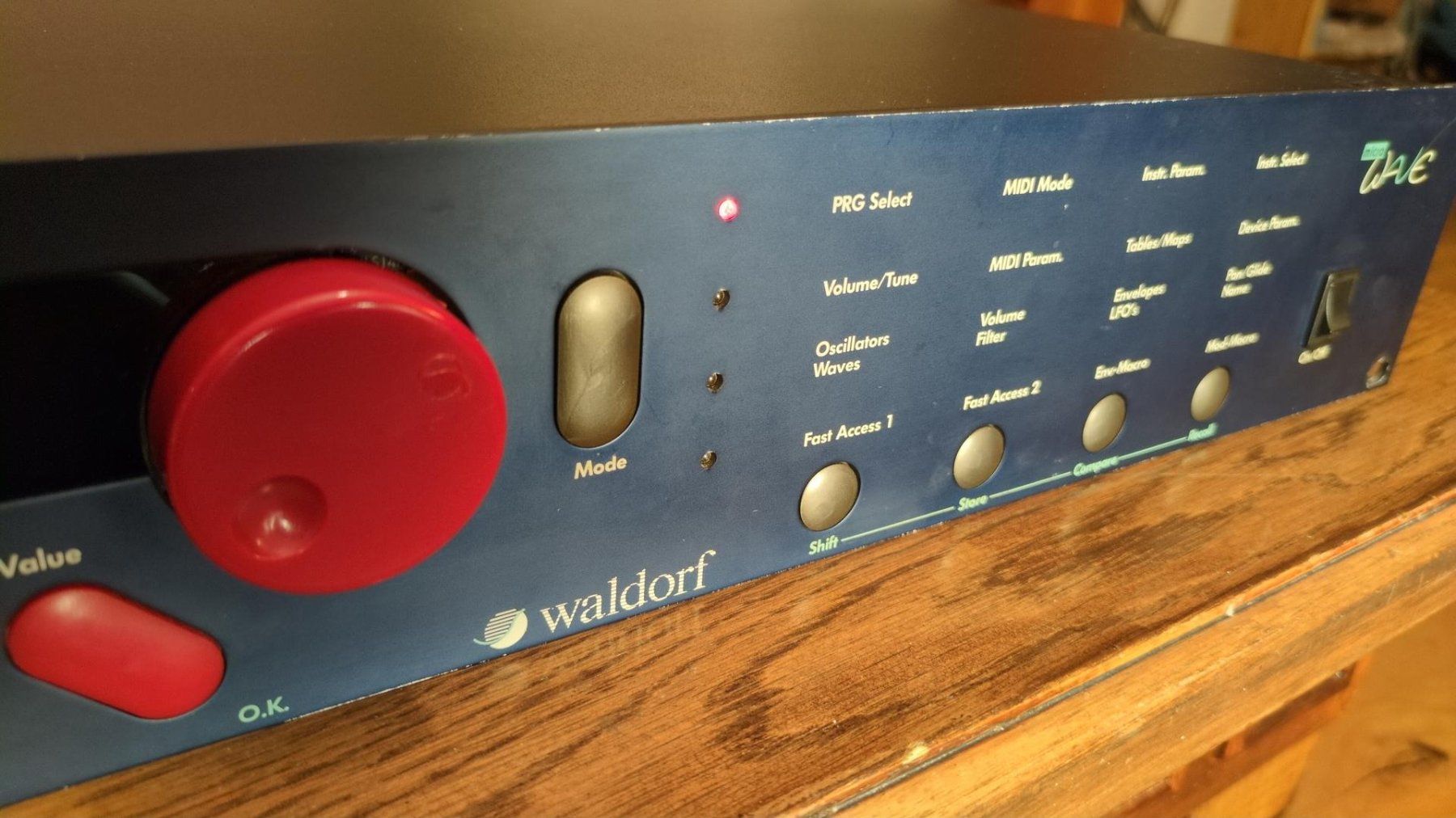 Waldorf Strumenti musicali: Waldorf Microwave rev. A + Stereoping Synth Programmer – Usato da Vevey venduto da OddEcho 5