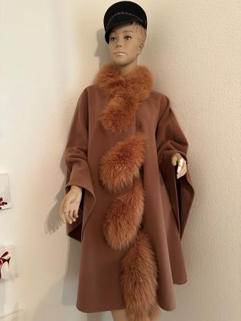 Damen Pelz Poncho aus Wolle und Cachmere