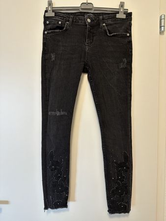 Zara Premium - Jeans - schwarz mit Nieten - 38 - wie Neu