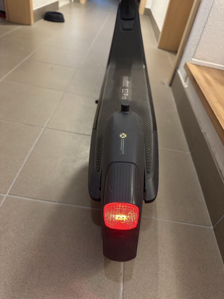 Segway Kickboard: Segway e-scooter Ninebot E2 PRO neu  – D'occasion à Roveredo GR par MPS76 1