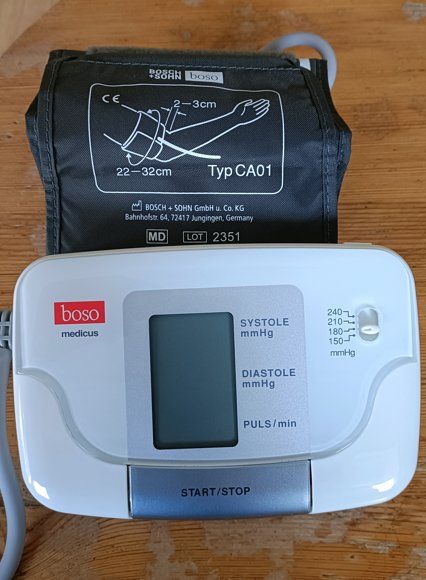 Attrezzature mediche: Blutdruck-Messgerät – Usato da Trubschachen venduto da Fanki08