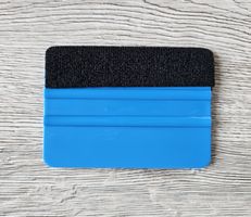 Blaue Rakel mit Filzkante - Ideal für Folienarbeiten!
