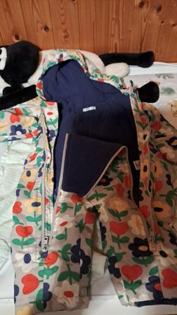 Warmer Blumen Schneeanzug Grösse 62/68 ideal für den Winter