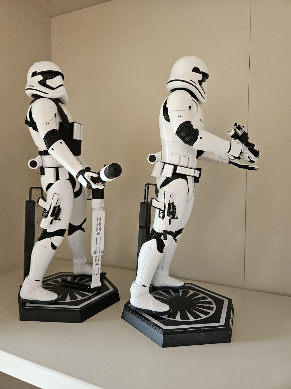 Hot Toys Figuren: Hot Toys Star Wars First Order Stormtroopers – Gebraucht aus Wildberg von Reunionevents 1