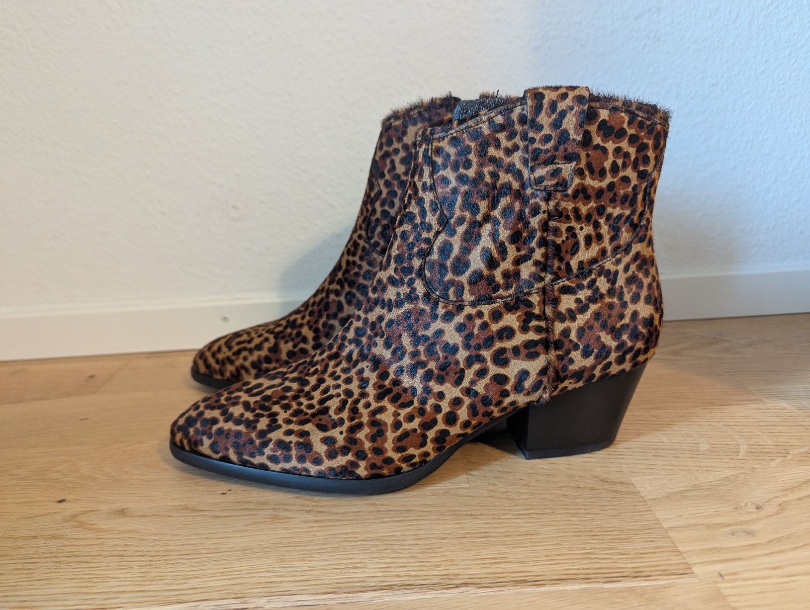 Ash Scarpe da donna: News Boots by Ash, 39 – Nuovo e nell'imballaggio originale da Bern venduto da tym_k7bc