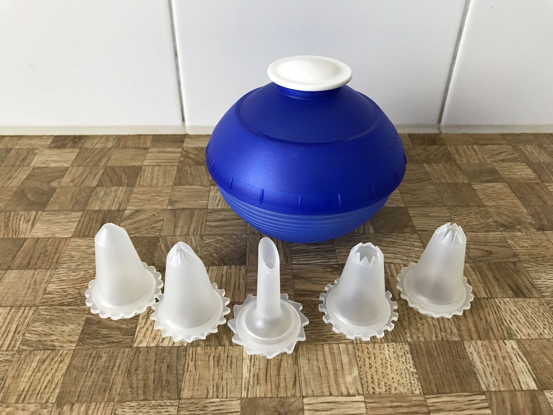 Tupperware Recipients et similaires: Tupperware Easy-Dekor – D'occasion à Birmensdorf ZH par Hilhan