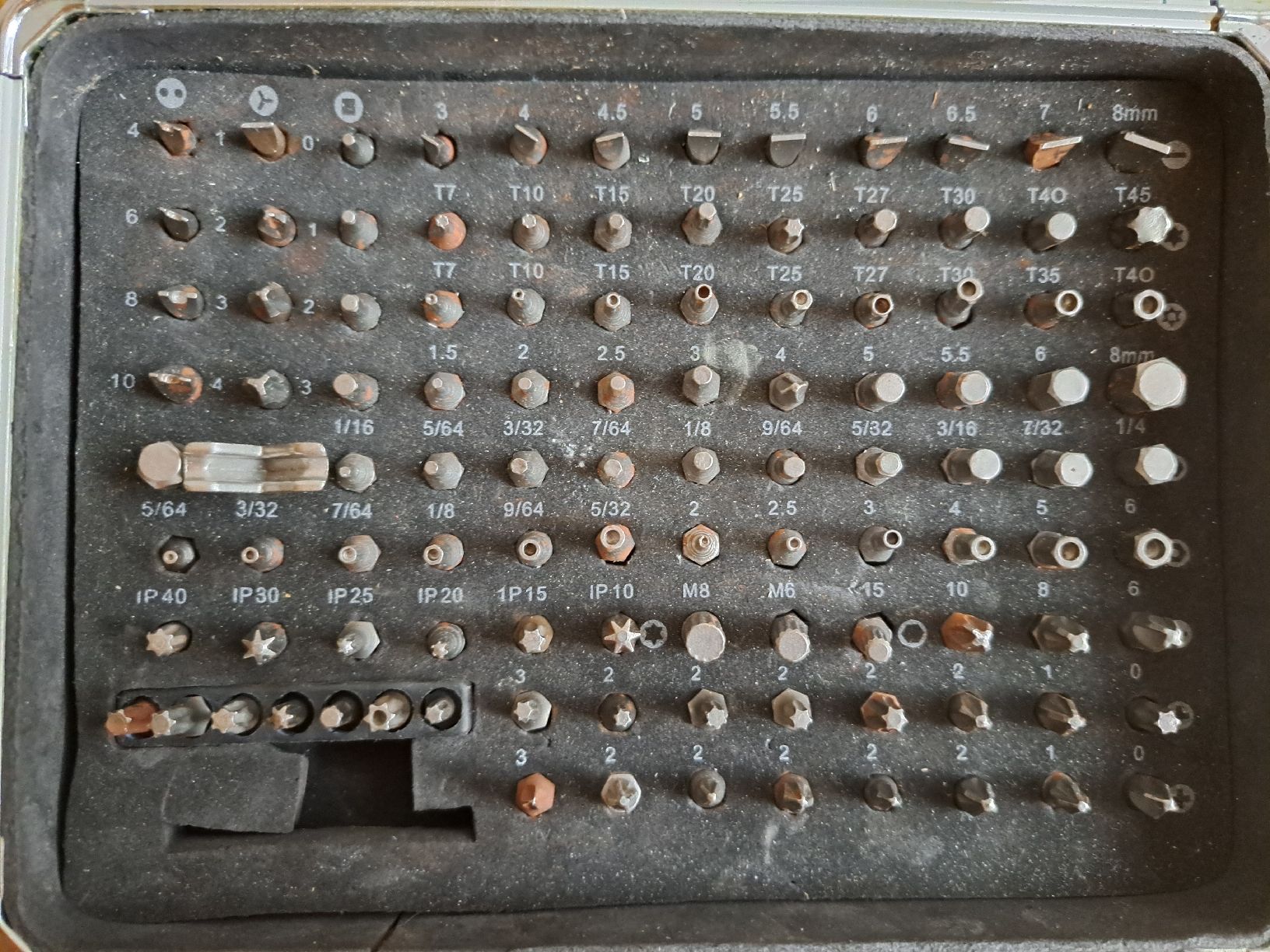 Alle Werkzeuge: Bit-Set – Gebraucht aus Morens FR von Kiscica 3