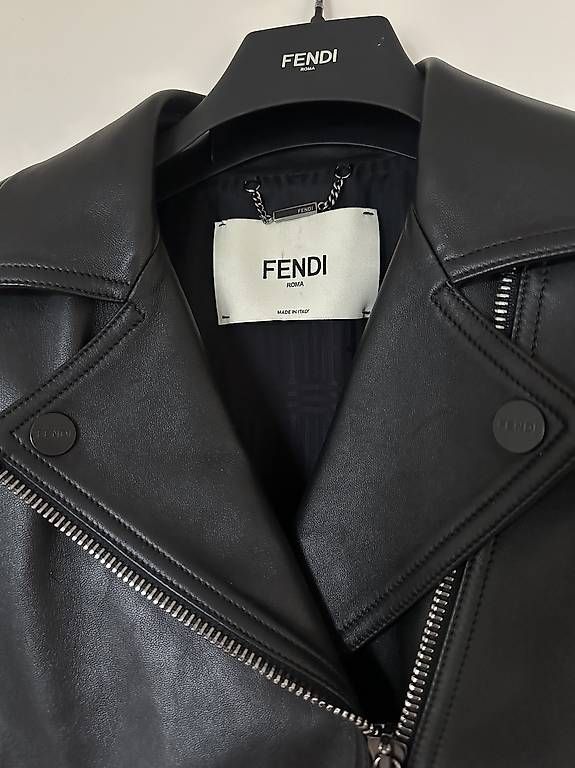 Fendi Giacche: Fendi Lederjacke Lammleder IT42/DE38 – Usato da Zürich venduto da jul_wq9c 1