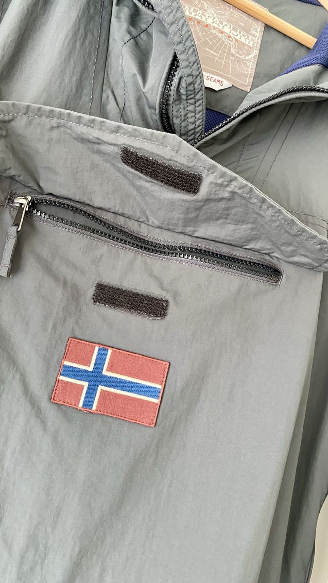 Napapijri Giacche: Napapijri Jacke grau Gr.L Meshfutter – Usato da St.Gallen venduto da LUMUMBA7 8